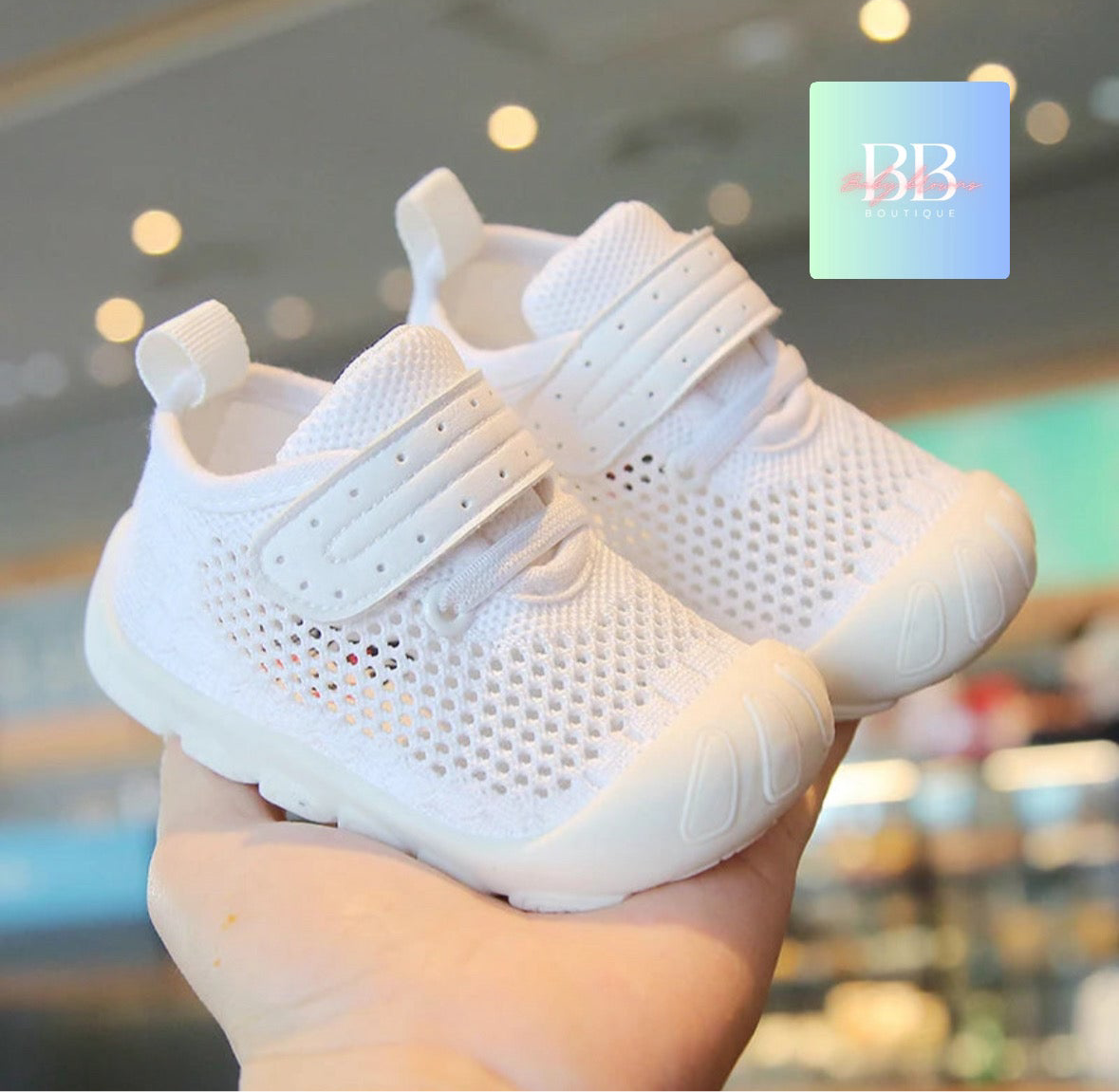 Baby/Toddler White Mesh Casual Shoes with velcro strap. 0-3Y