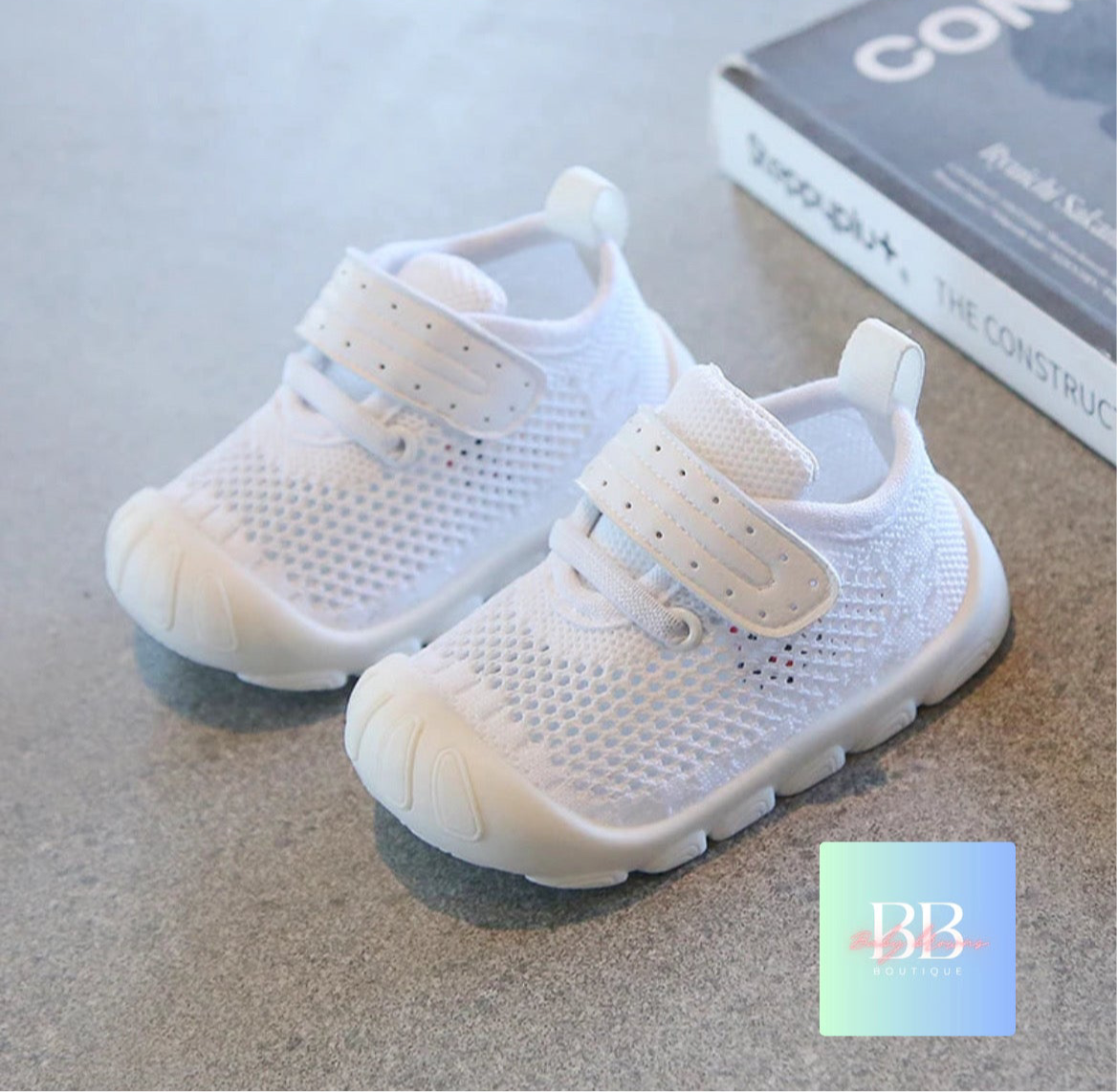 Baby/Toddler White Mesh Casual Shoes with velcro strap. 0-3Y