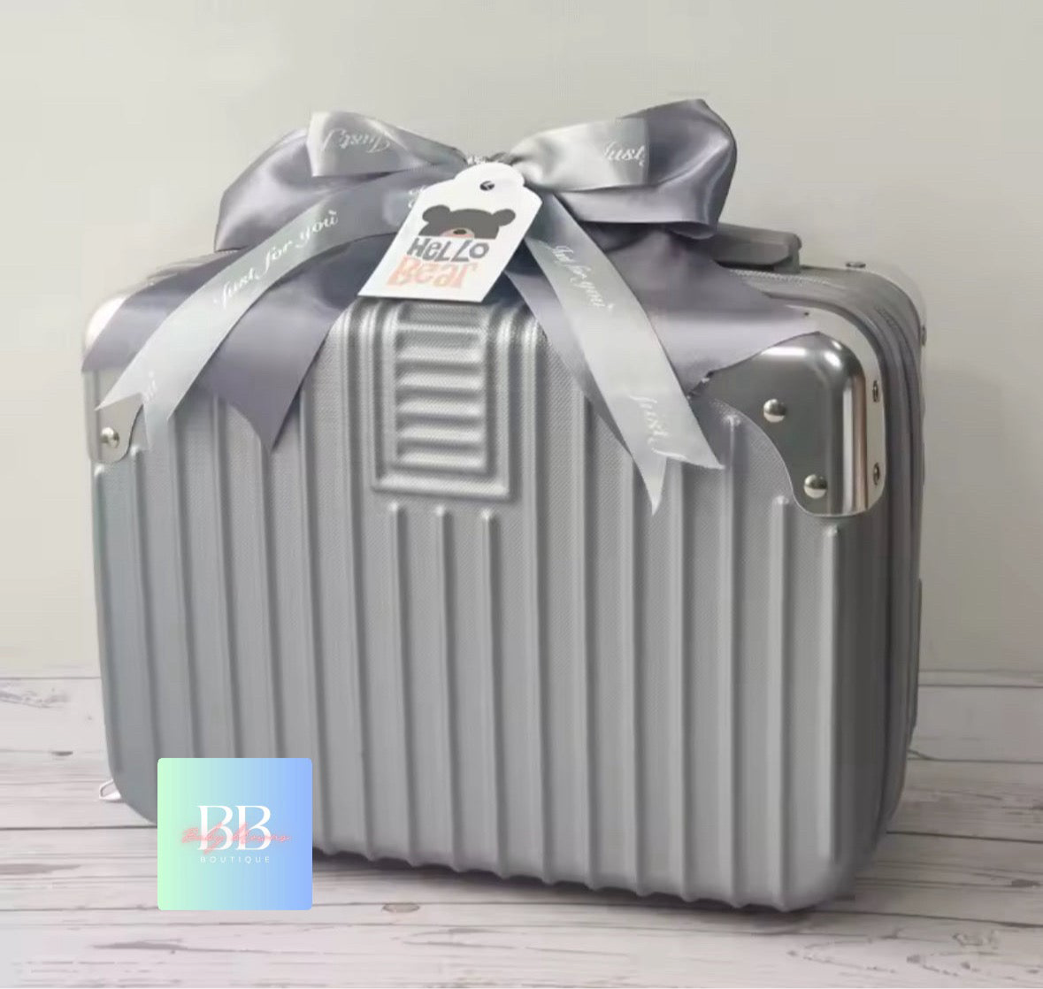 Baby/Toddler Grey Gift Box Set Boy/Girl 3M-1Y. 2 Clothing Items, 4 Accessories & Toy!