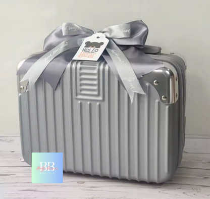 Baby/Toddler Grey Gift Box Set Boy/Girl 3M-1Y. 2 Clothing Items, 4 Accessories & Toy!