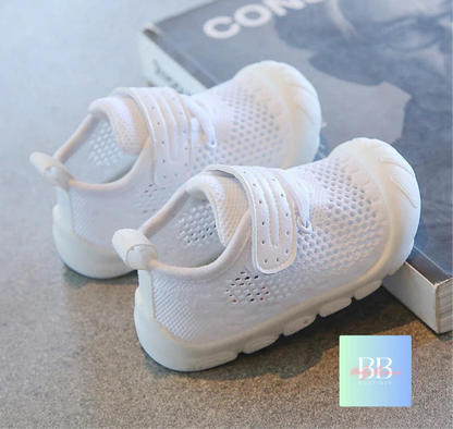 Baby/Toddler White Mesh Casual Shoes with velcro strap. 0-3Y