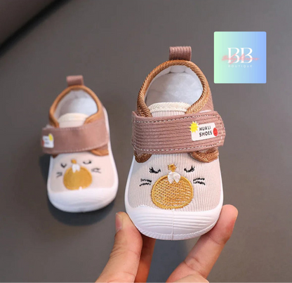 Baby/Toddler anti slip Soft Sole Shoes with Velcro Strap & Cute design. UK Infant size 4,6 & 7