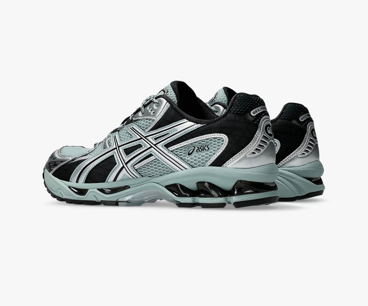 Kids ASICS Nimbus 10.1 Uk infant size 9-junior size 4