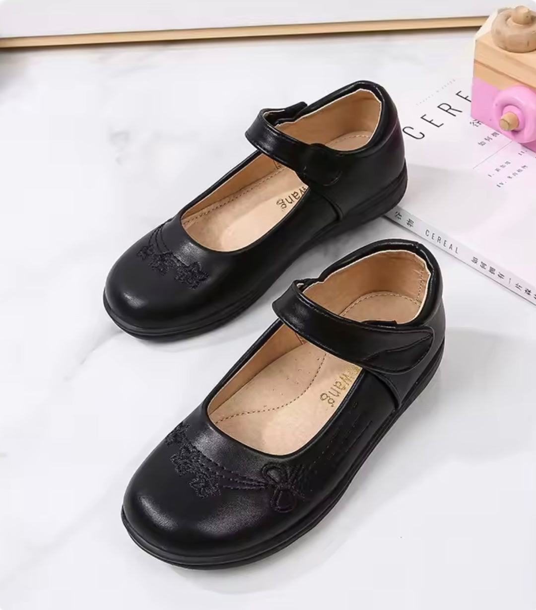 Kids Girls Black Velcro Strap School Shoes. 2 Variations Uk Junior Size 10-4