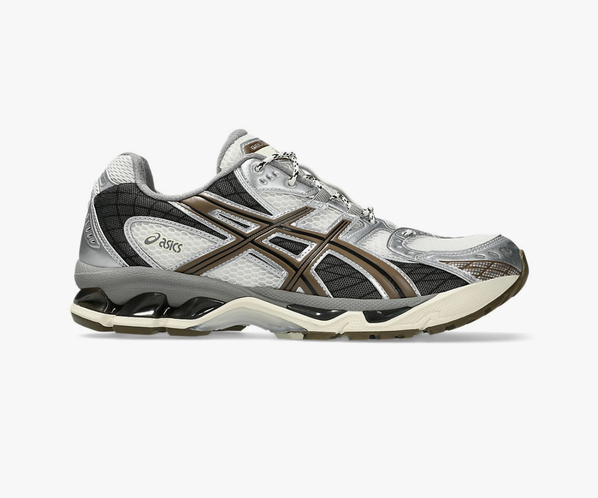 Kids Unisex Asics Nimbus 10.1 UK Infant Size 9-Junior Size 4