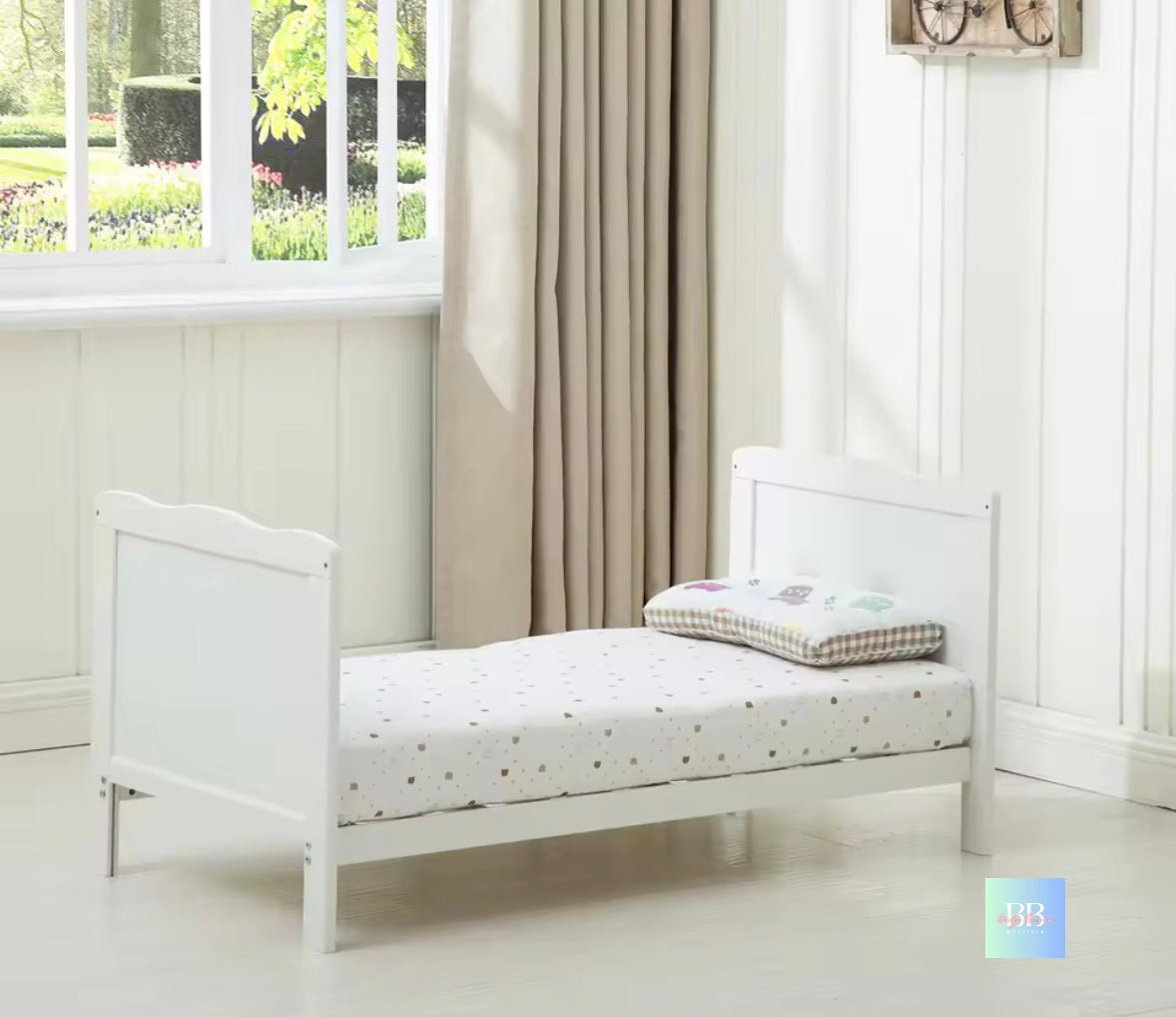 Baby/Toddler 2-in-1 Cot Bed with Mattress. 2 Colours