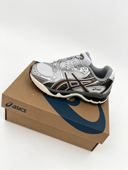 Kids Unisex ASICS Nimbus 10.1 Uk Size 13-4