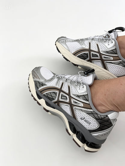 Kids Unisex ASICS Nimbus 10.1 Uk Size 13-4