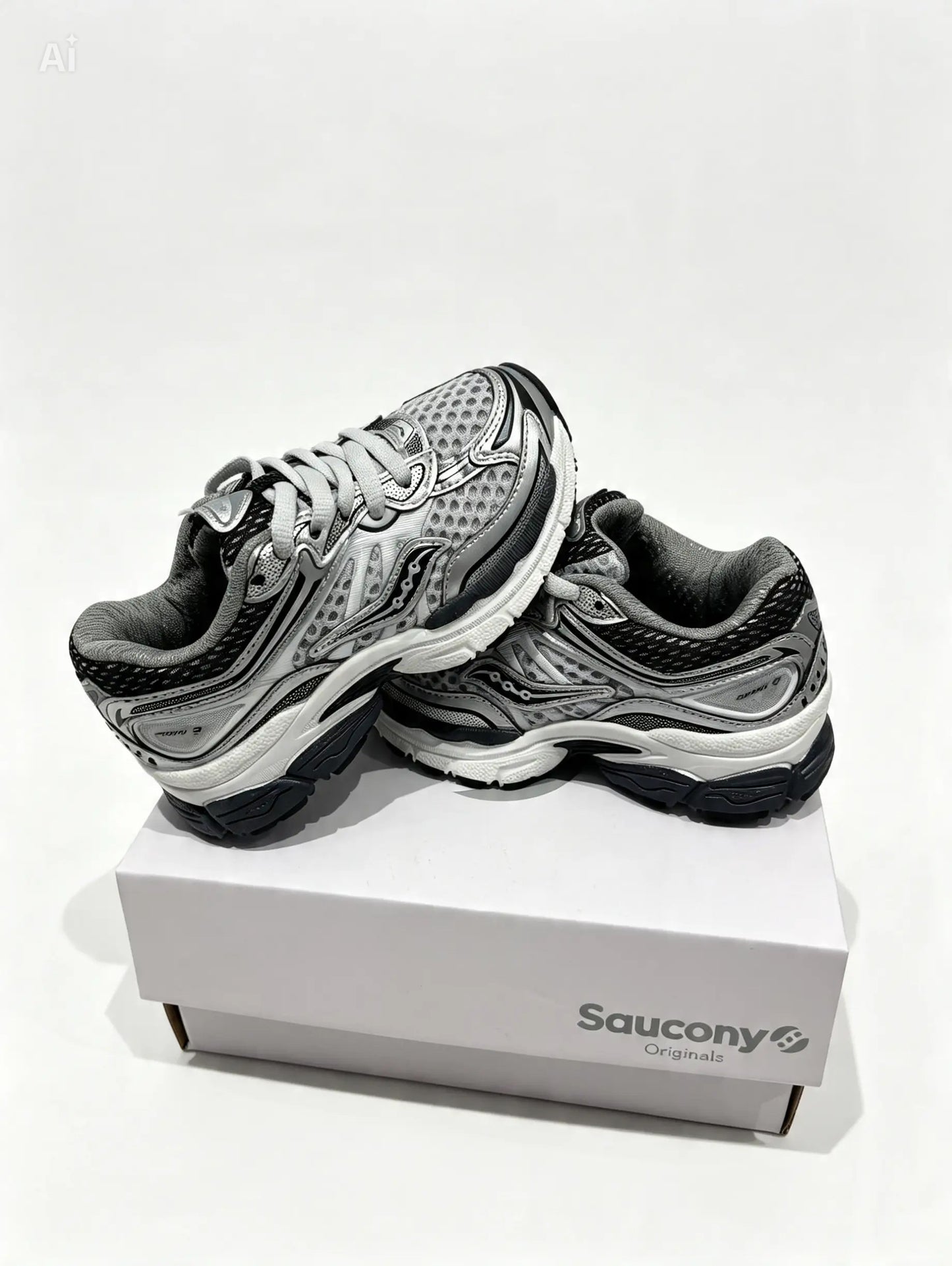 Kids Unisex Saucony Omni 9 Sneakers. UK size 9-2