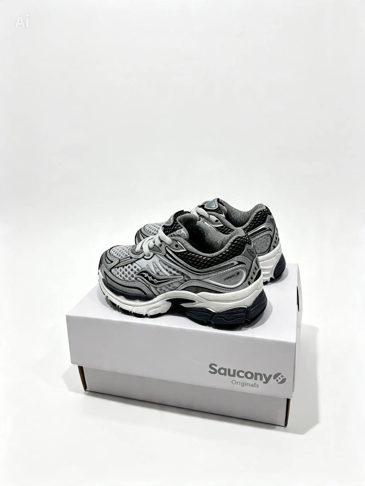 Kids Unisex Saucony Omni 9 Sneakers. UK size 9-2