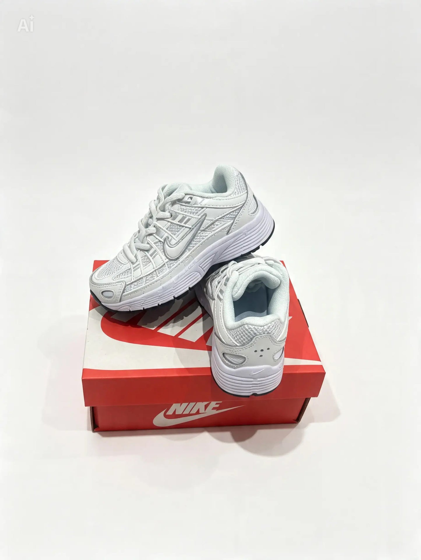 Kids Unisex Nike P-6000 Sneakers. UK size 8.5-1