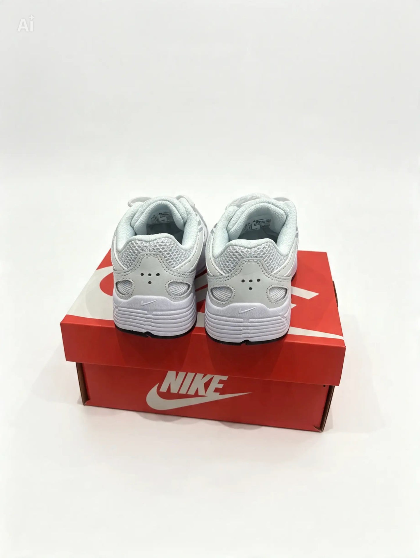 Kids Unisex Nike P-6000 Sneakers. UK size 8.5-1