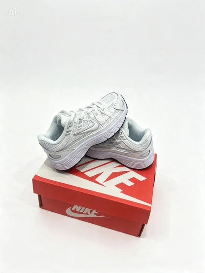 Kids Unisex Nike P-6000 Sneakers. UK size 8.5-1